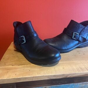 Sketchers Relaxed Fit Booties
